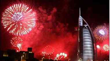 استمتع بفعاليات رأس السنة وشاهد اجمل الالعاب النارية في العالم والتي تقام في دبي  ...