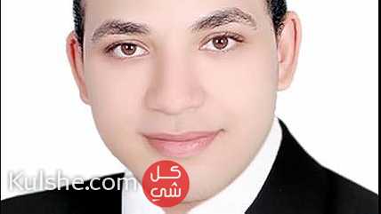 شاب مصري خبره في بيع الملابس يبحث عن عمل فيزا زياره ... - Image 1