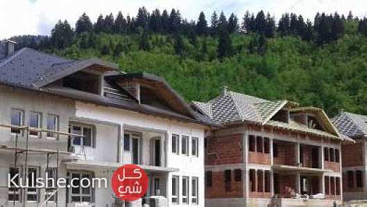 تملك فيلا دورين ثلاث غرف نوم في البوسنة بسعر 448 ألف ريال سعودي بالتقسيط ... - Image 1