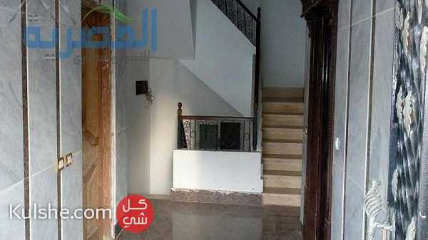 شقة للايجار بالتجمع الخامس فى النرجس فيلات 220م ... - Image 1