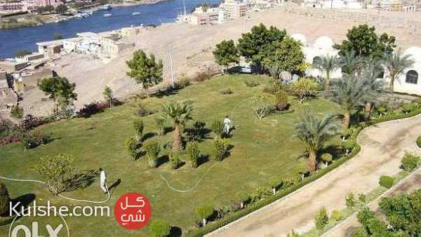قطعة ارض للبيع تطل على النيل مباشرة ... - Image 1