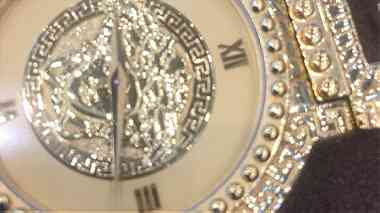 للبيع ساعة فرساتشي Versace أصلية رائعة الجمال