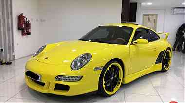 (Porsche 911 Carrera S 2006(Yellow