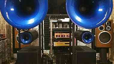 Avantgarde Duo horn speakers