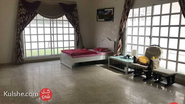 Room for ladies in Jumeirah 3 - صورة 1