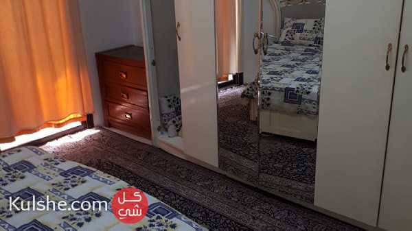 للايجار شقة مفروشة غرفتين وصالة بالشارقة منطقة ابو شغارة بجوار اتصالات والج - صورة 1