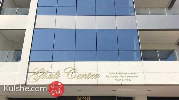 مكتب للكراء  85 متر مربع بالدار البيضاء شارع عبد المومن - Image 1
