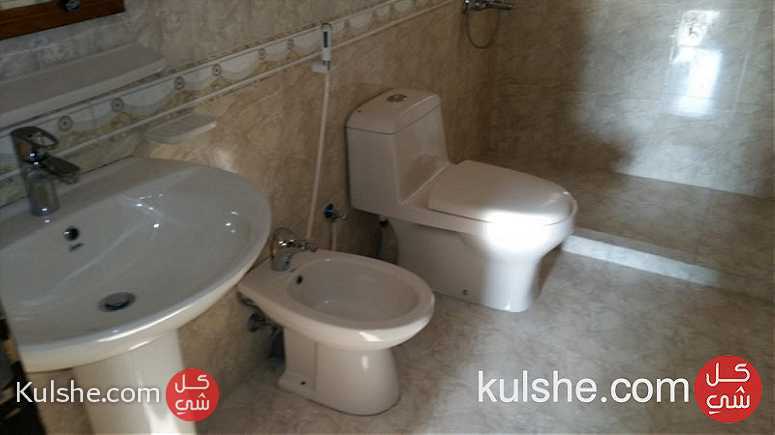 شقه للايجار نصف فرش في سند قريبه من مطعم كرامي - Image 1
