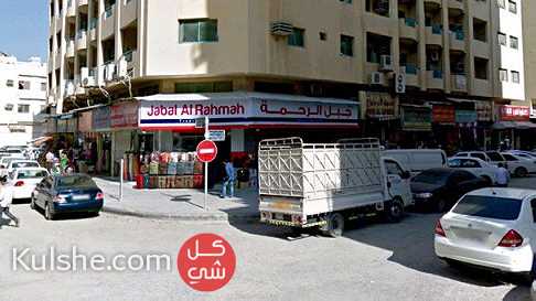 shop for rent un sharjah للايجار محل الرولة الشارقة - صورة 1