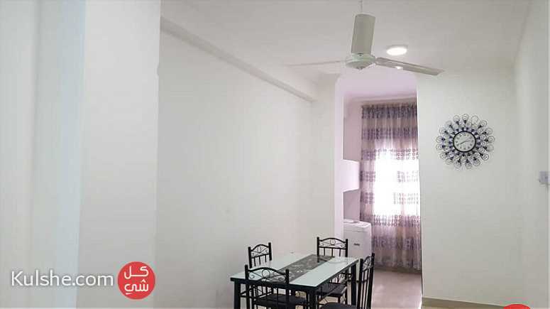 شقة مفروشة جديدة نظيفة في حي الصفا شرق المطار - Image 1
