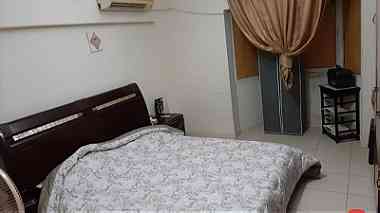 للايجار شقة مفروشة غرفتين وصالة بالشارقة جمال عبد الناصر مساحة كبيرة 2 خمام