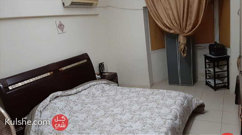 للايجار شقة مفروشة غرفتين وصالة بالشارقة جمال عبد الناصر مساحة كبيرة 2 خمام - صورة 1