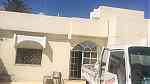 للإيجار بيت عربي في منطقة الشهباء يتكون من 4 غرف نوم وصالة ومجلس ومطبخ - صورة 1