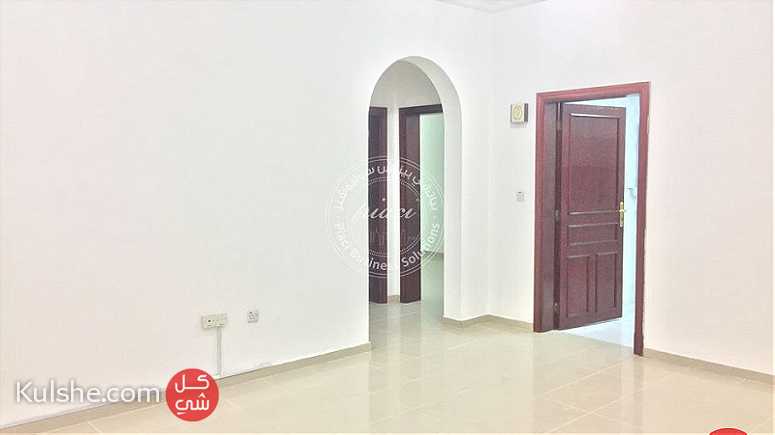 شقة سكنية  مكونة من غرفتين في بن محمود - صورة 1