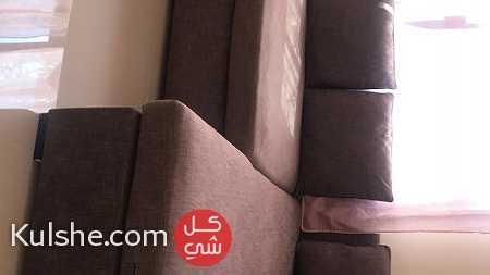 Sofa in good condition 6big pillows + 5 small one very clean only for - صورة 1