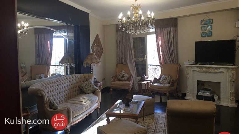 شقة للبيع 200م الياسمين 3 – التجمع الاول –القاهرة الجديدة - Image 1