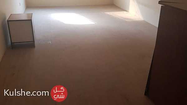 Office flat for rent in sanad 1 spacious room - صورة 1