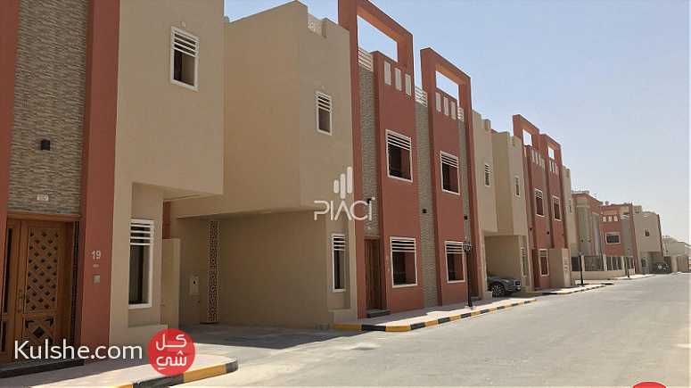 فيلا مميزة 5 غرف بمجمع سكني في الخيسة - Image 1