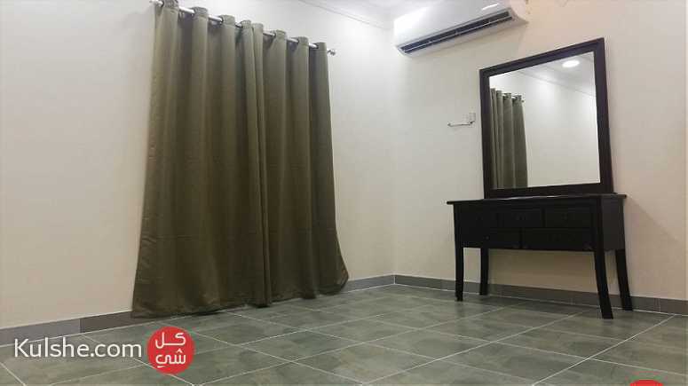 semi furnished flat for rent in zinj area near to segaya plaza - صورة 1