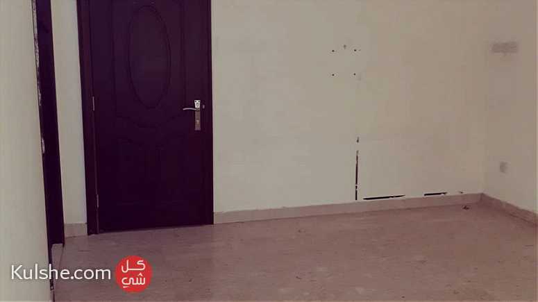 ?️استوديو للايجار فى ابوظبى البطين مع باركن خاص  Studio for rent in Abu Dh - Image 1