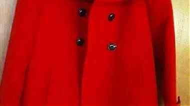 معطف احمر