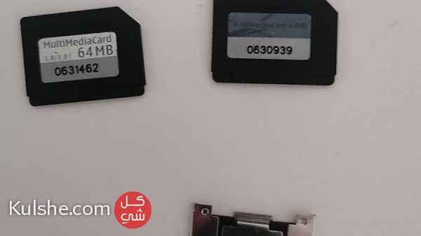 ذاكرة SD واحدة و كرتين ذاكرة MICRO SD من الطراز القديم للمزاد - Image 1