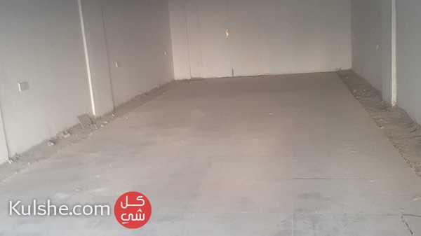shope for rent in gudaybia Exhibition road for showroom coldstore or office - صورة 1