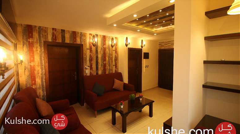 شقة مفروشة للايجار في عمان على اطلالة ابو نصير الشهيرة - صورة 1
