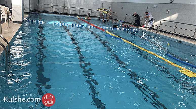 تدريب سباحة للكبار والأطفال - Image 1