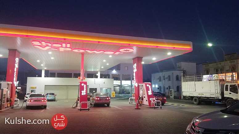 محطة وقود شل مع بقية خدماتها المرفقة للبيع - Image 1