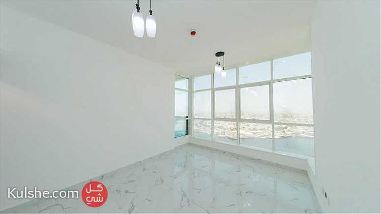 للبيع شقة ثلاث غرف وصالة على الخور في عجمان -الراشدية والتسليم فوري - Image 1