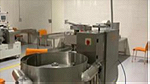 مصنع لتعبئة المكسرات وإنتاج الحلويات - Image 2