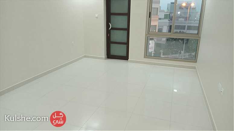 luxury commercial flat for rent in busayteen excellent location near to  ithmar banque consists of 3 bedrooms 3 bathrooms kitchen hall elevator car park brand new flats asking for 550 b.d exclusive - صورة 1