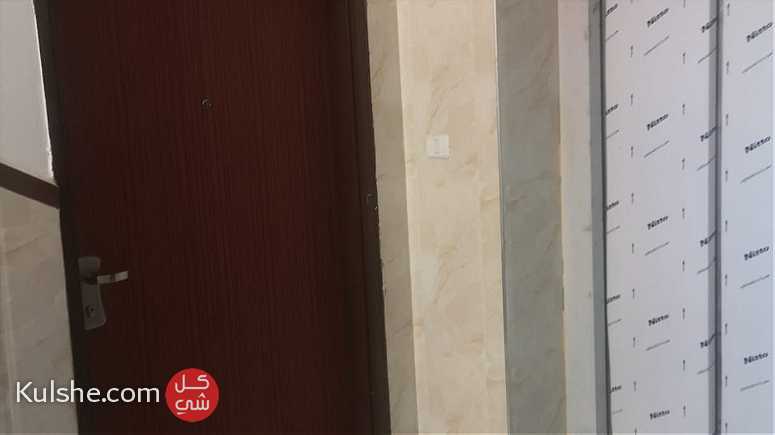 شقة عضم في النصيرات للبيع 140 متر على 3 اتجاهات - Image 1