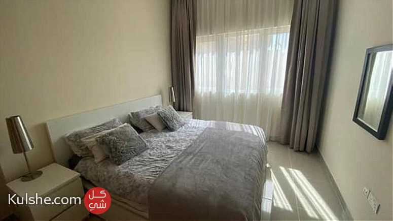 استديو للإيجار في قلب دبي 3 غرف وغرفة خادمة الاستديو مفروش بالكامل - صورة 1