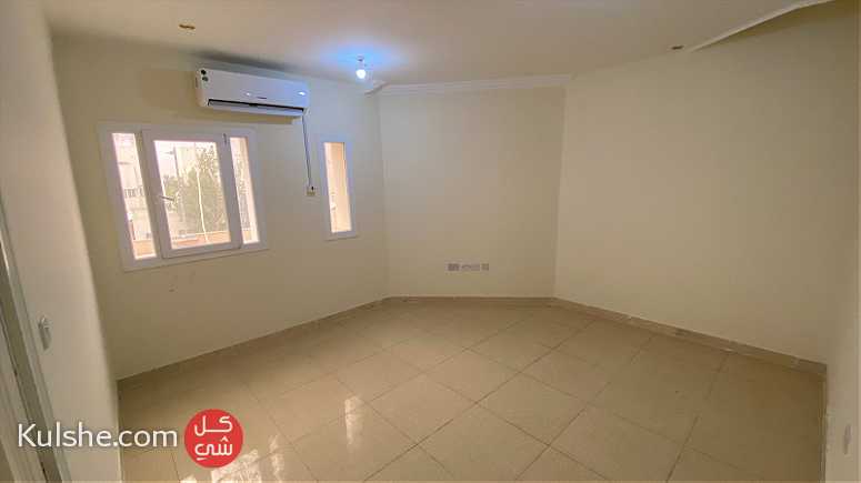 Big flat for rent in Ain Khalid - صورة 1