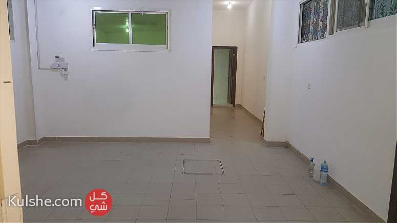 للايجار شقه غرفه وصاله بالمرور شارع ٣١ خلف جمعية ابوظبى - صورة 1
