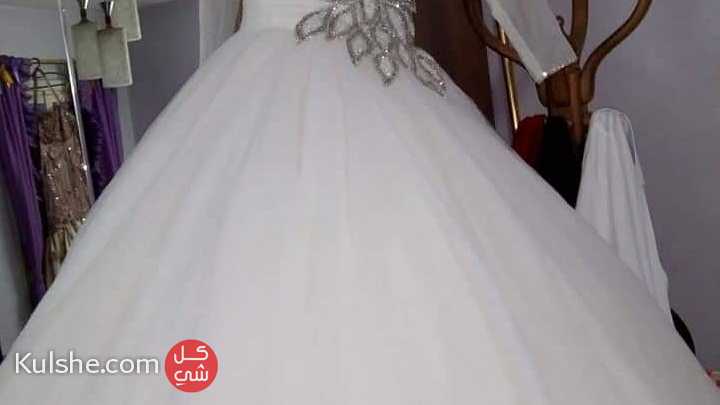 فستان زفاف للبيع مستعمل مرة واحدة - صورة 1