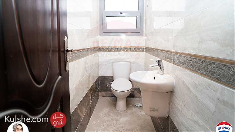 شقة للايجار 203 م سابا باشا (اول نمرة من البحر) - صورة 1
