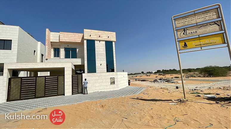 للبيع فيلا سكنية مكونة من طابقين زاوية في الحليو2  بإمارة عجمان - Image 1