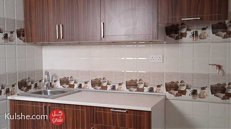 شقة جديدة للإيجار في عين خالد - Image 1