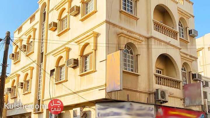 بناية تجارية للبيع في المحرق حالة بو ماهر علي زاوية وشارعين - صورة 1