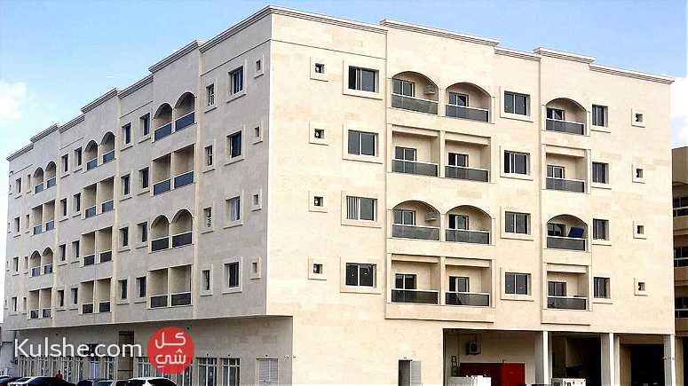 شقة للأيجار بموقع متميز في عجمان منطقة الروضة علي شارع مكه - Image 1