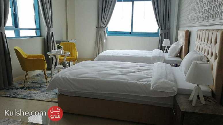 Beautiful Hotel Rooms on daily rent with swimming pool - صورة 1