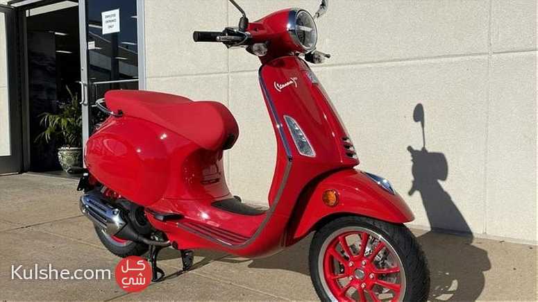 2022 Vespa Scooter Motorcycle - Image 1