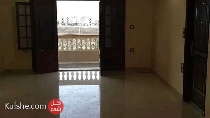 شقة للبيع امام نادى فنيسيا بدمياط الجديدة - Image 1