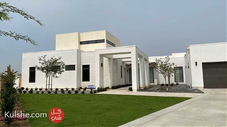 Villas for sale in Dubailand - Image 1