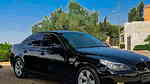 BMW 530i موديل 2006 لون أسود للبيع - صورة 3