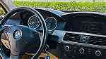 BMW 530i موديل 2006 لون أسود للبيع - صورة 9