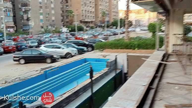 محل للايجار بالمربع الذهبي علي بعد خطوات من عباس العقاد - صورة 1